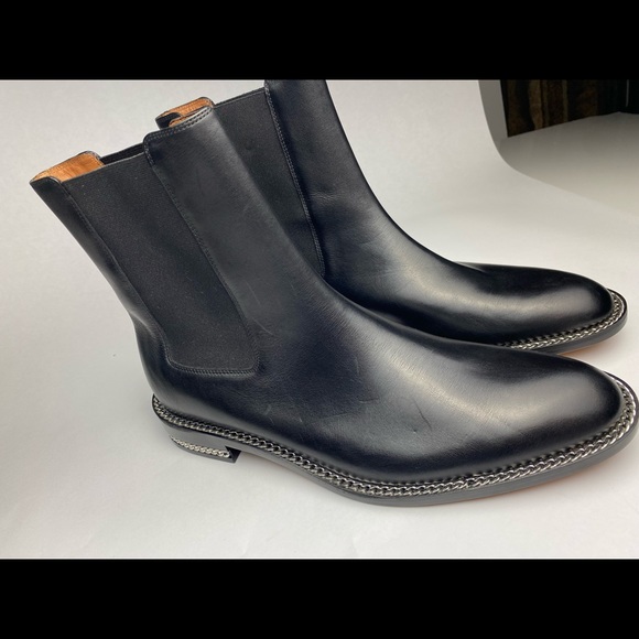 Givenchy Chain Trim Chelsea Boots - Picture 2 of 13